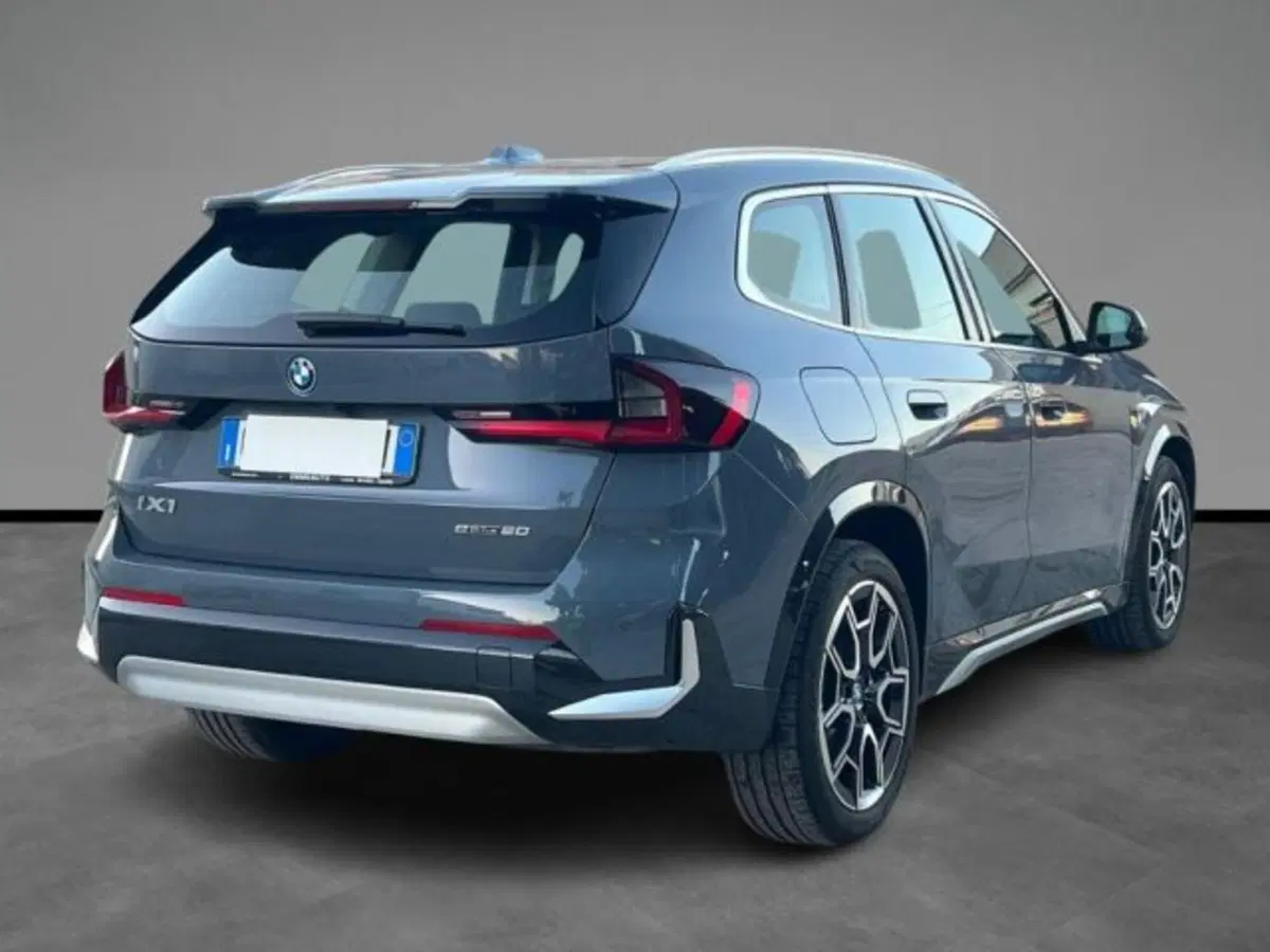 BMW iX1 usata a Lecce (5)