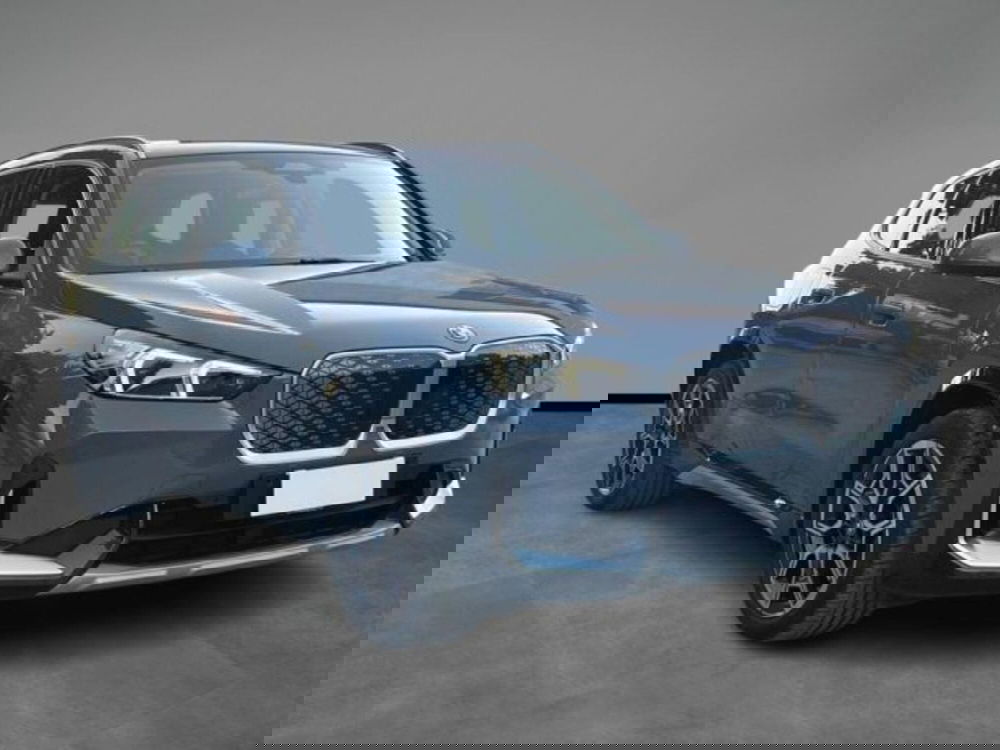 BMW iX1 usata a Lecce (6)