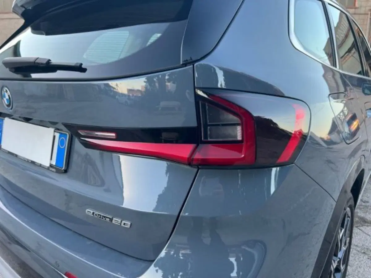 BMW iX1 usata a Lecce (9)