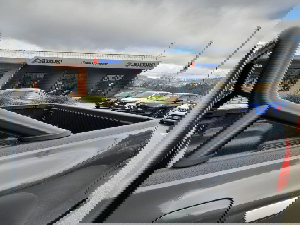 Toyota Hilux nuova a L'Aquila (12)