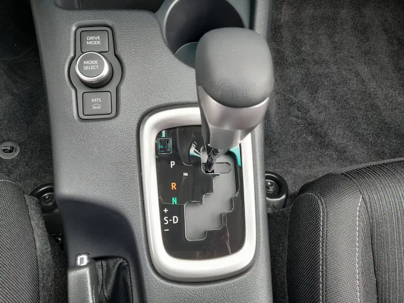 Toyota Hilux nuova a L'Aquila (16)