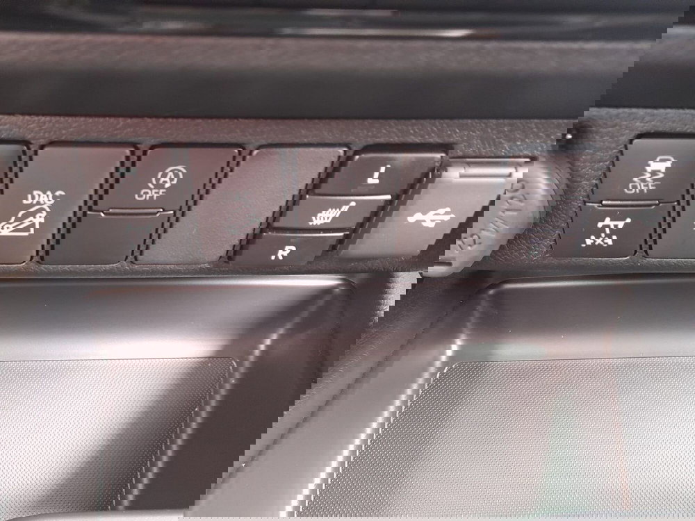 Toyota Hilux nuova a L'Aquila (18)