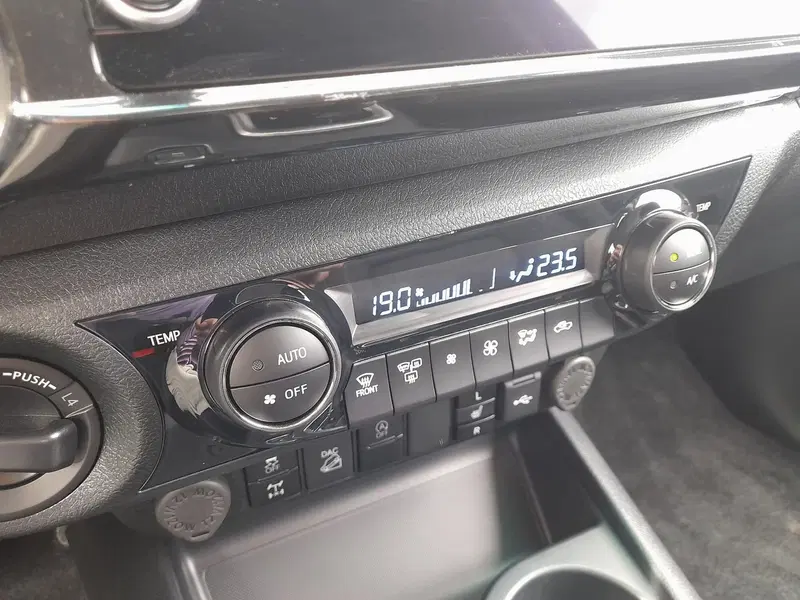 Toyota Hilux nuova a L'Aquila (20)