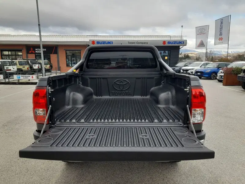 Toyota Hilux nuova a L'Aquila (5)