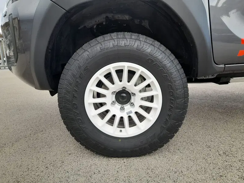 Toyota Hilux nuova a L'Aquila (6)
