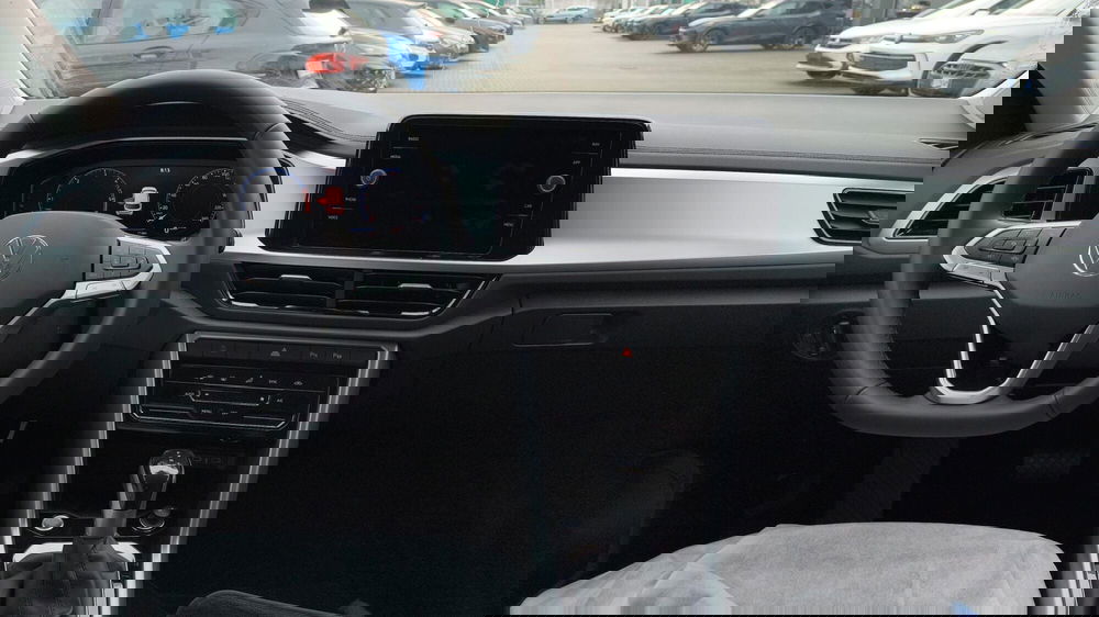 Volkswagen T-Roc nuova a Lecco (10)