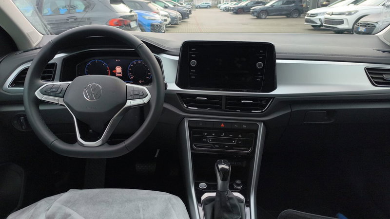Volkswagen T-Roc nuova a Lecco (10)