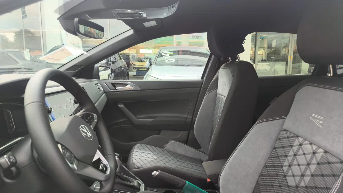 Volkswagen Polo nuova a Lecco (9)