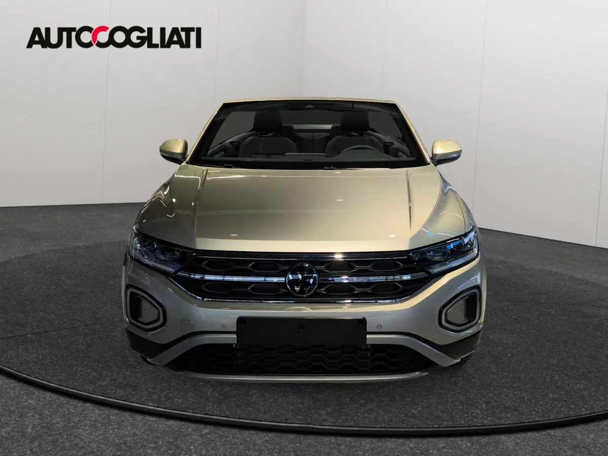 Volkswagen T-Roc Cabrio nuova a Lecco (2)