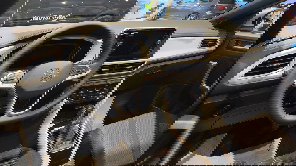 Volkswagen T-Roc Cabrio nuova a Lecco (6)