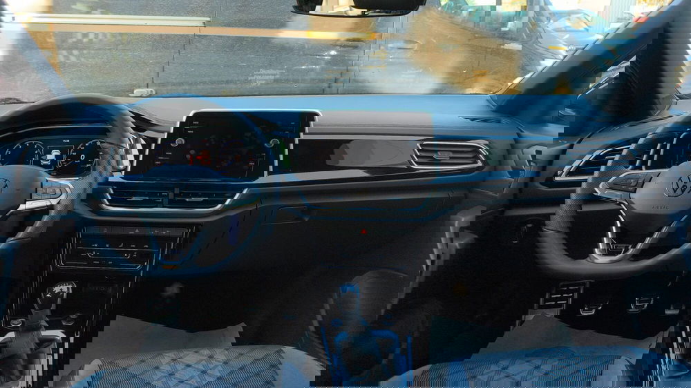 Volkswagen T-Roc nuova a Lecco (8)