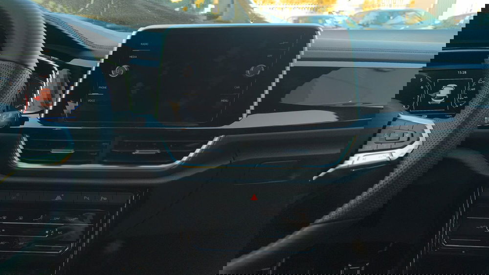 Volkswagen T-Roc nuova a Lecco (9)