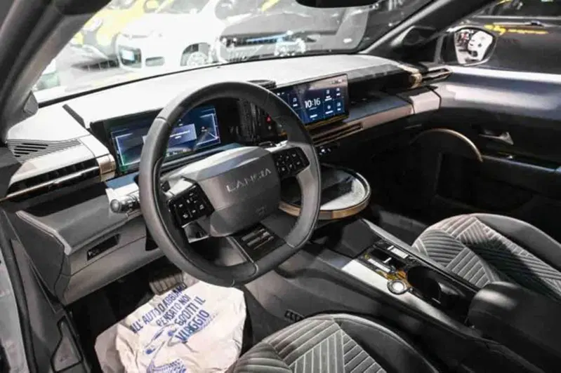 Lancia Ypsilon nuova a Torino (10)