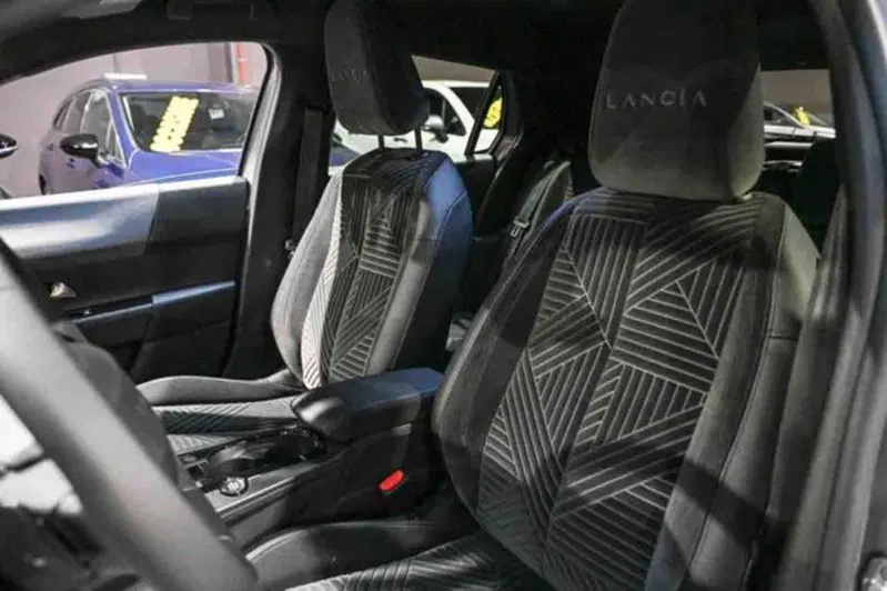 Lancia Ypsilon nuova a Torino (12)