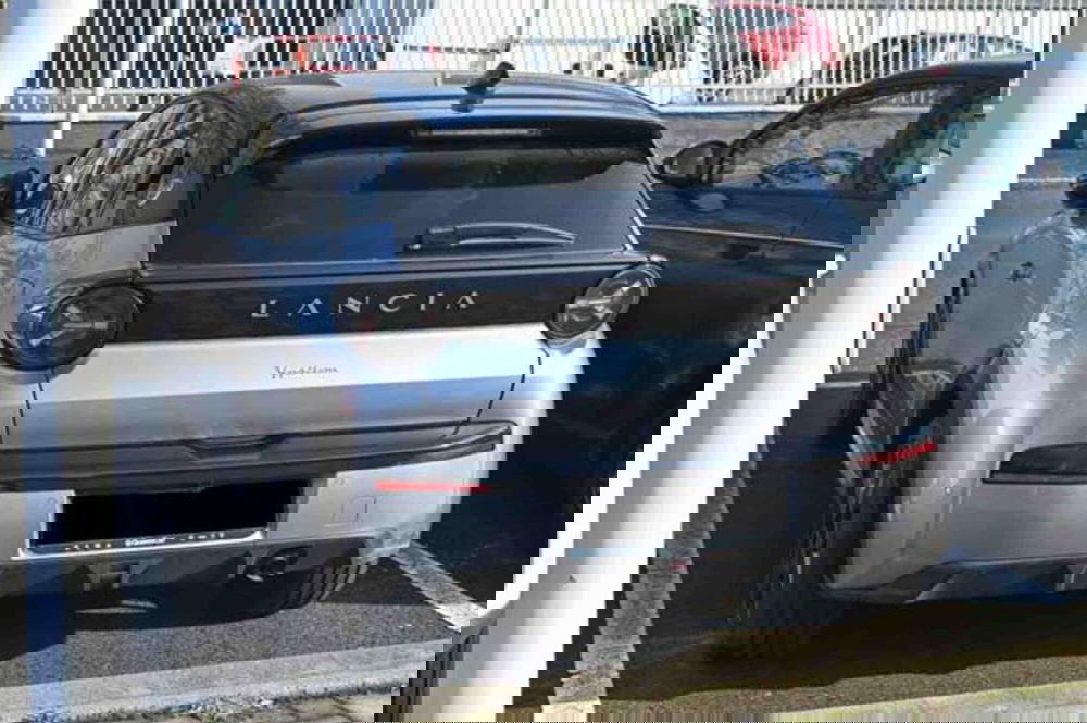 Lancia Ypsilon nuova a Torino (6)