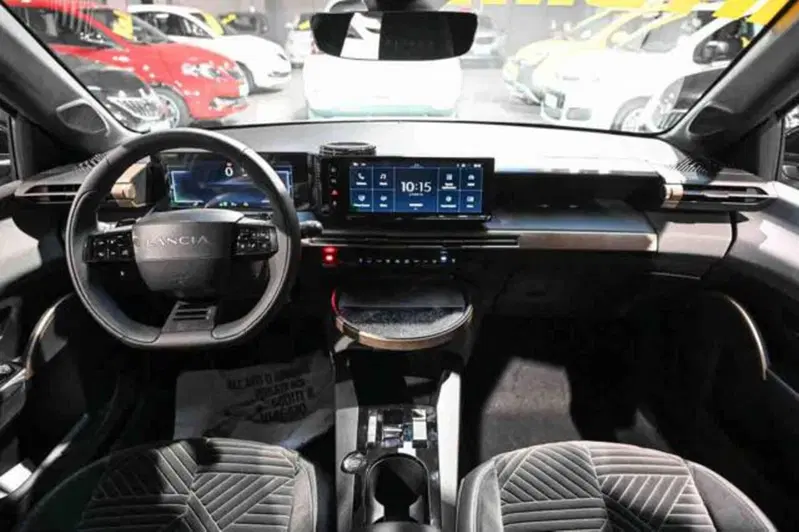 Lancia Ypsilon nuova a Torino (9)