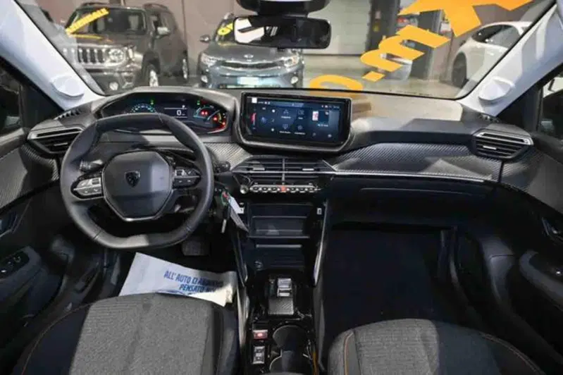 Peugeot 208 nuova a Torino (11)