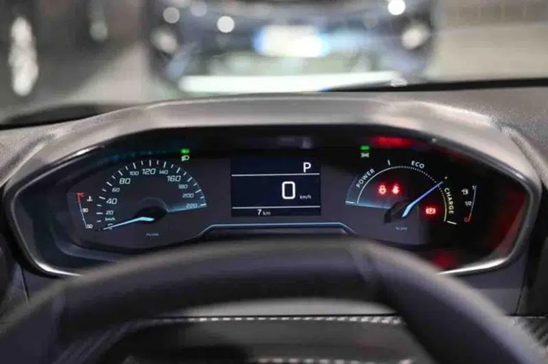 Peugeot 208 nuova a Torino (17)