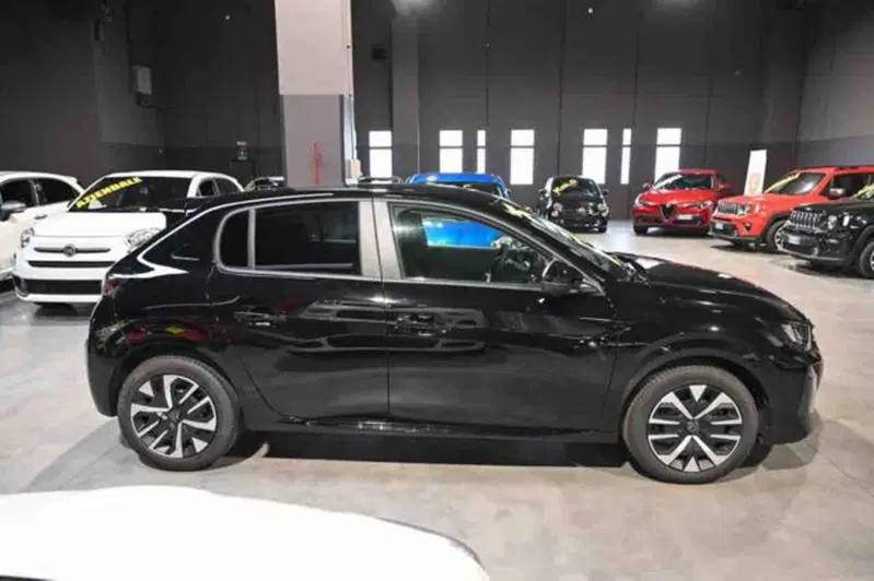 Peugeot 208 nuova a Torino (5)
