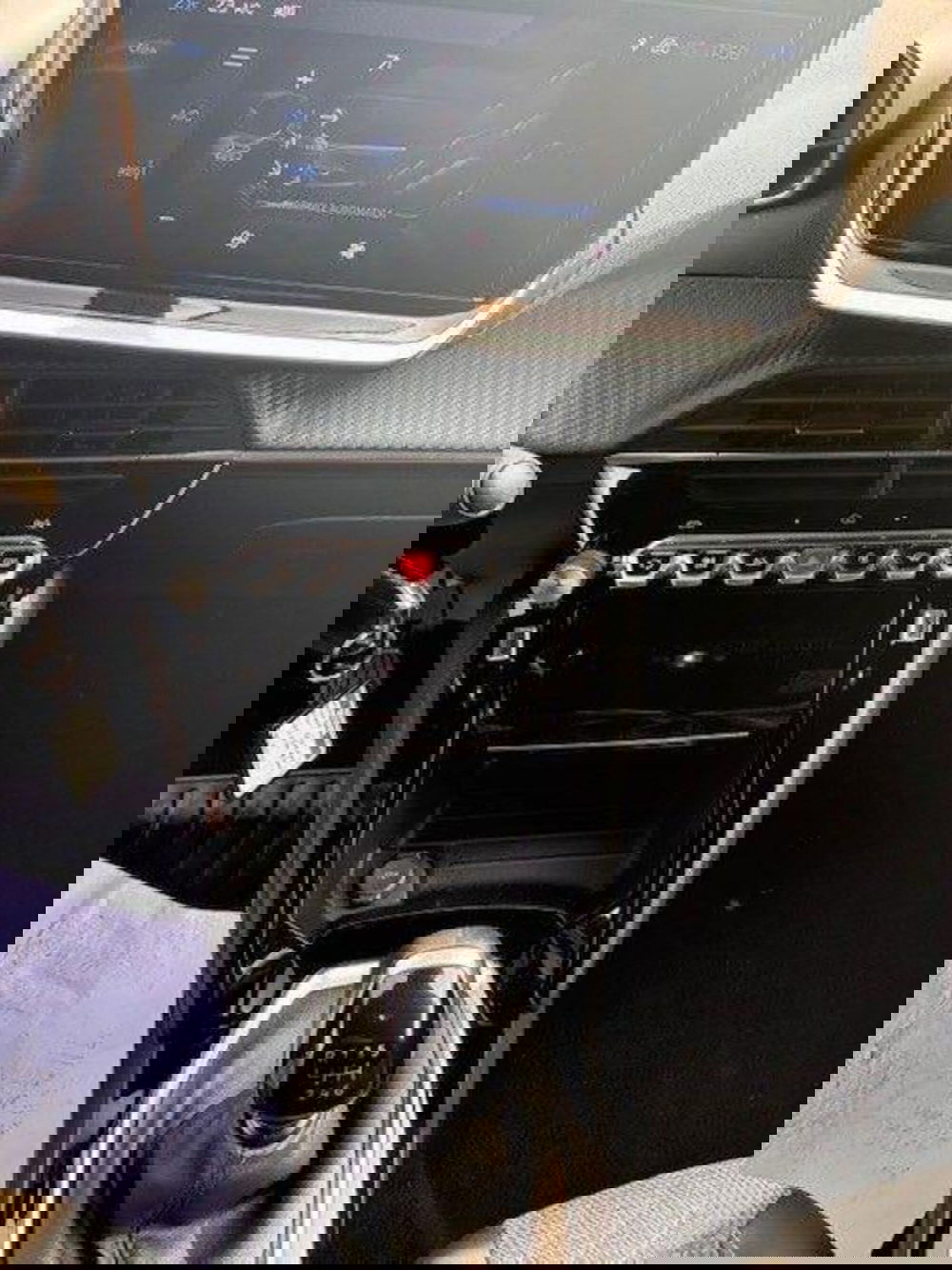 Peugeot 2008 usata a Milano (7)