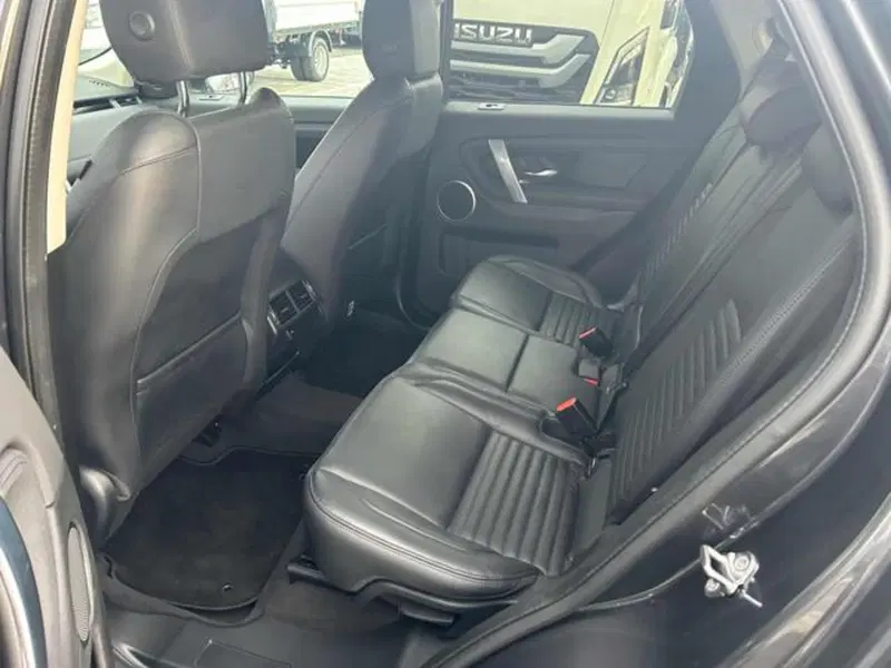 Land Rover Discovery Sport usata a Lucca (10)