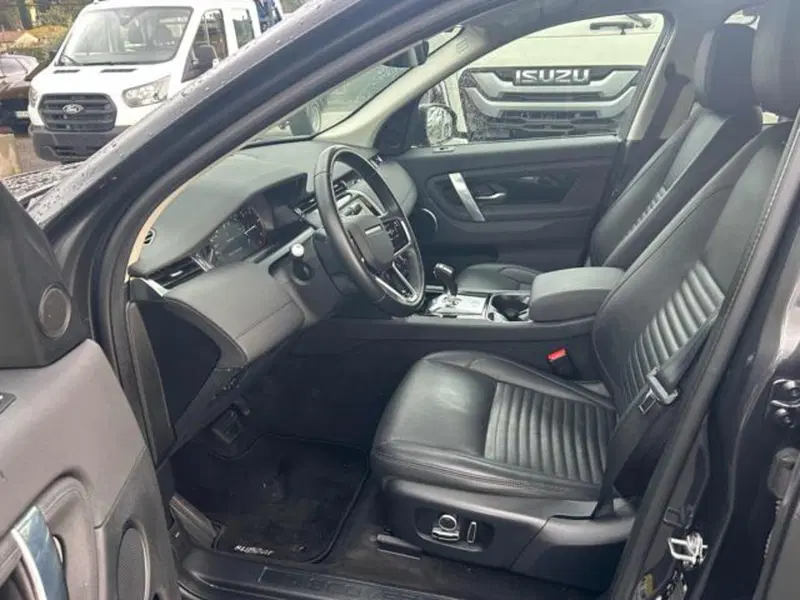Land Rover Discovery Sport usata a Lucca (11)