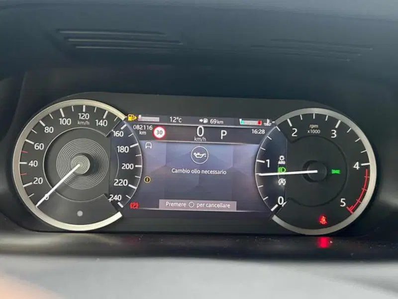 Land Rover Discovery Sport usata a Lucca (12)