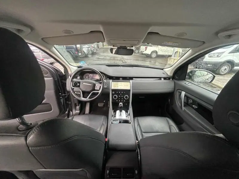 Land Rover Discovery Sport usata a Lucca (9)
