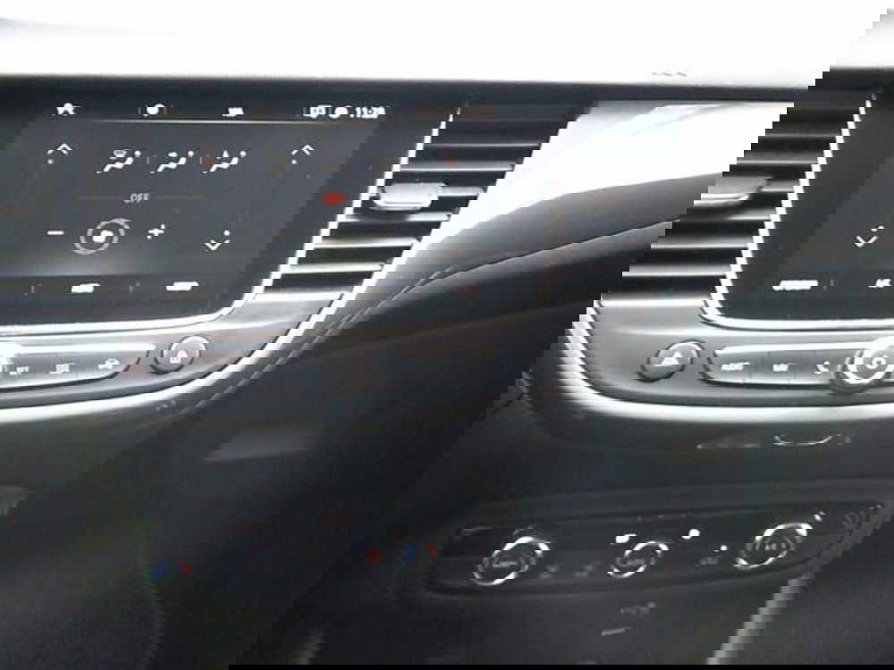 Opel Crossland usata a Novara (9)