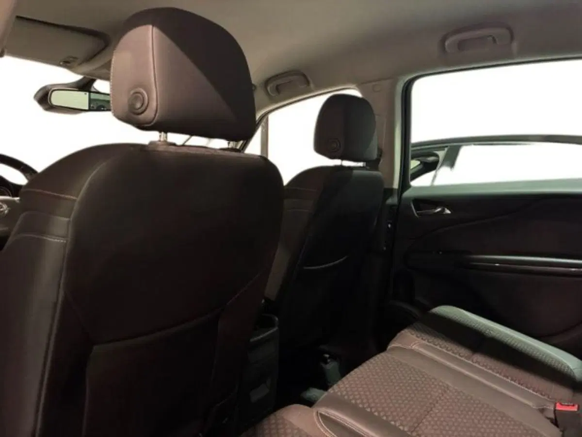 Opel Zafira usata a Ancona (17)