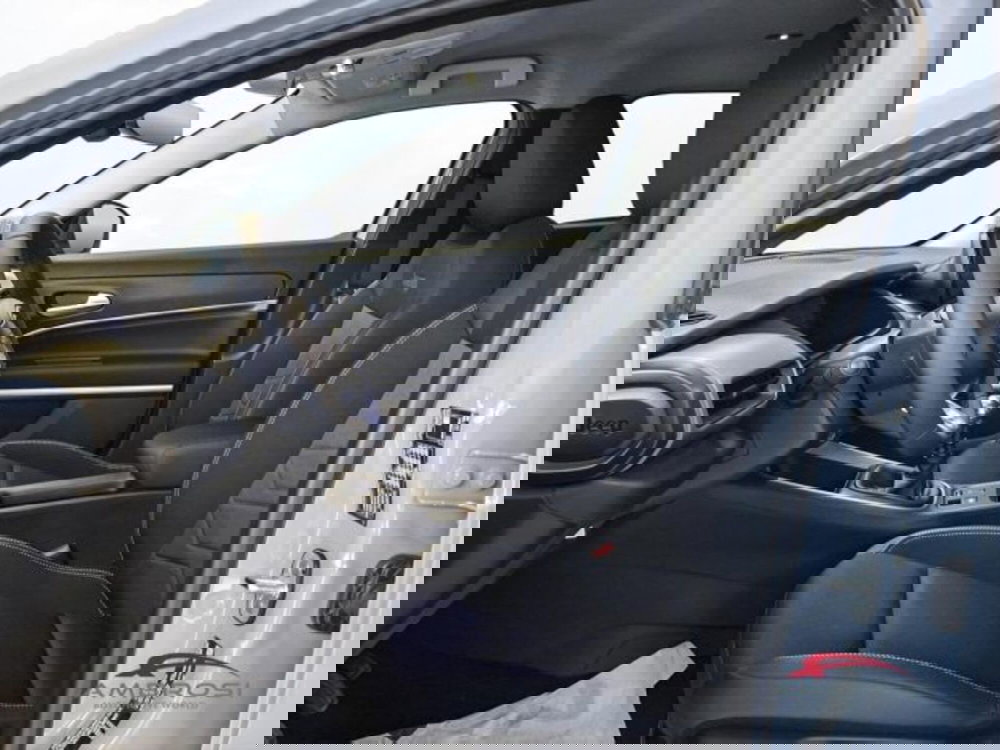 Jeep Avenger nuova a Perugia (10)