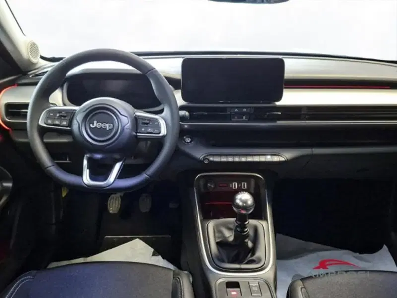 Jeep Avenger nuova a Perugia (15)