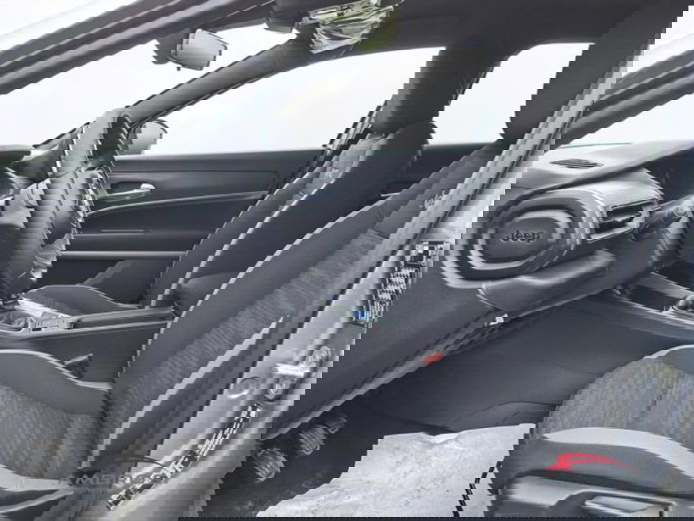 Jeep Avenger nuova a Perugia (10)