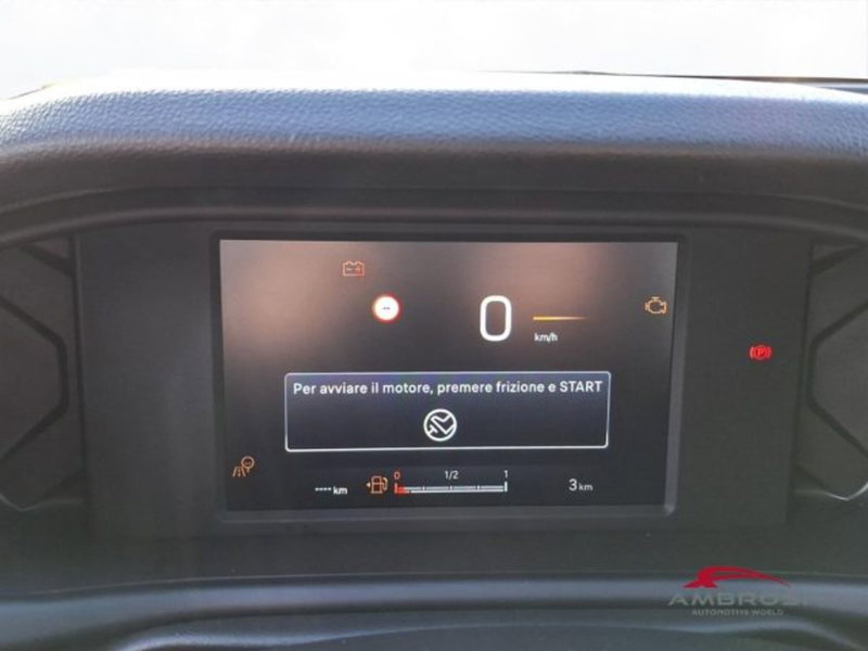 Jeep Avenger nuova a Perugia (13)