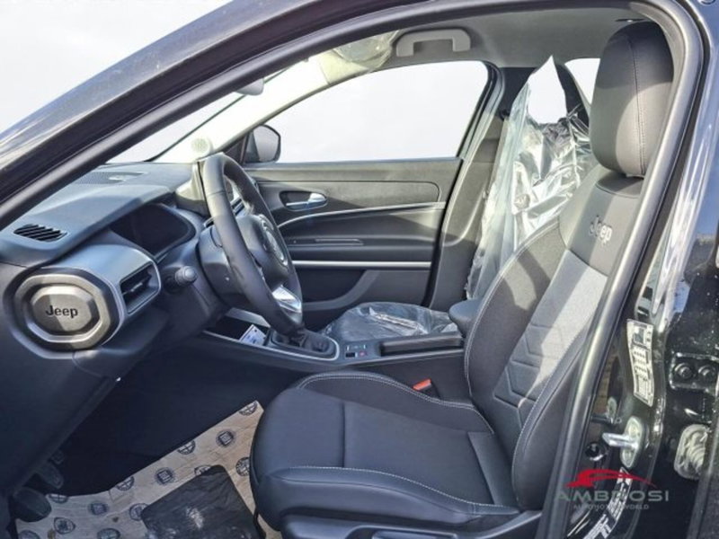 Jeep Avenger nuova a Perugia (10)