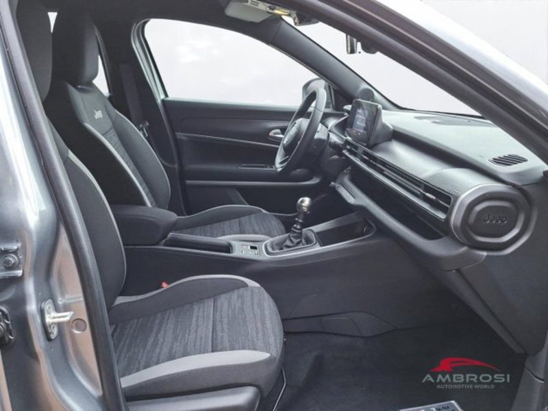 Jeep Avenger nuova a Perugia (12)