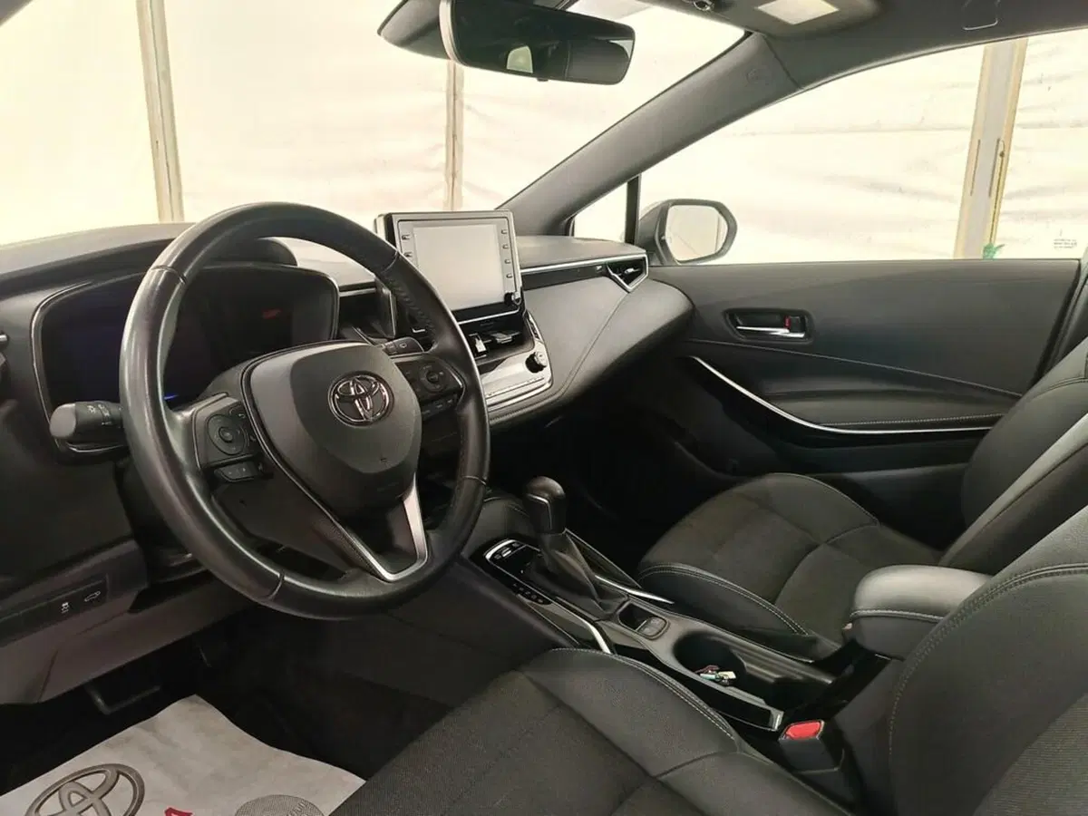 Toyota Corolla Touring Sports nuova a Monza e Brianza (11)