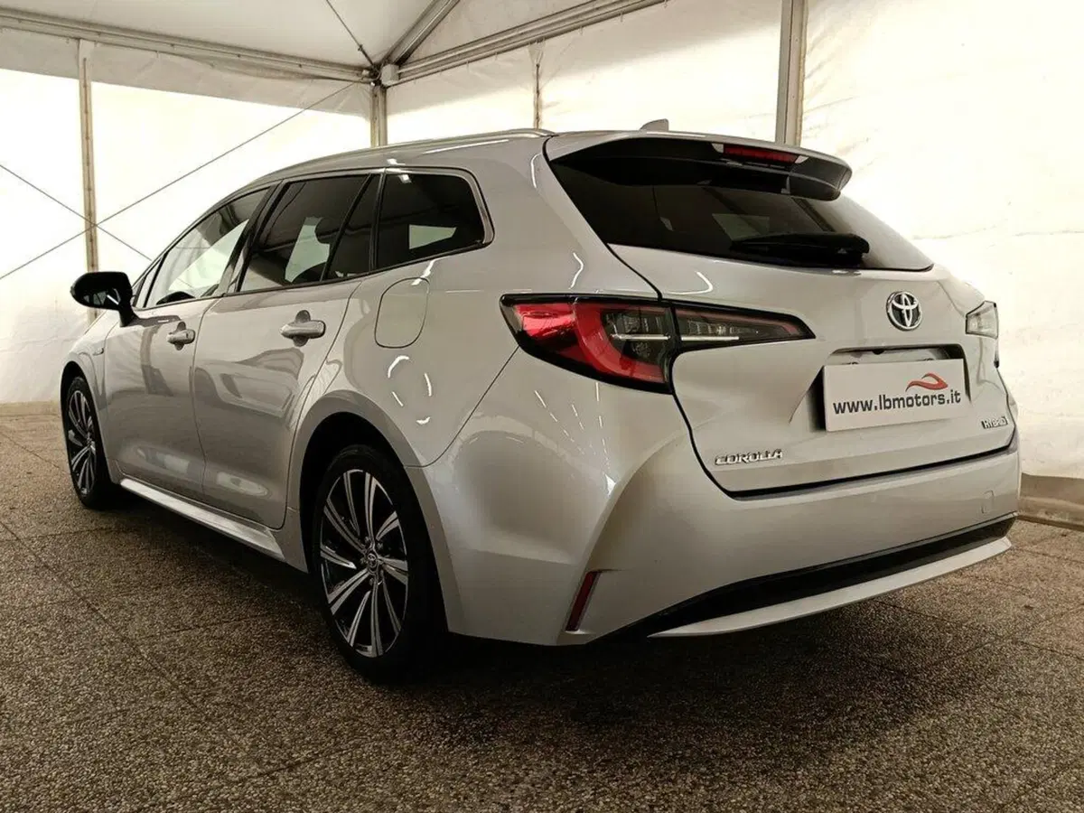 Toyota Corolla Touring Sports nuova a Monza e Brianza (4)