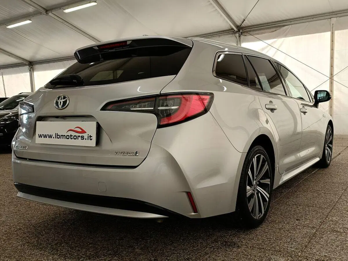 Toyota Corolla Touring Sports nuova a Monza e Brianza (6)
