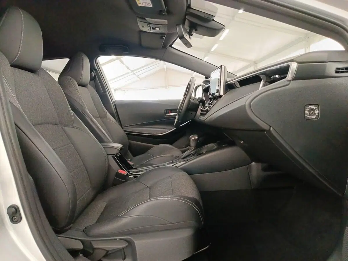 Toyota Corolla Touring Sports nuova a Monza e Brianza (9)