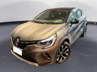 Renault Captur Full Hybrid E-Tech 145 CV Techno del 2023 usata a Meda