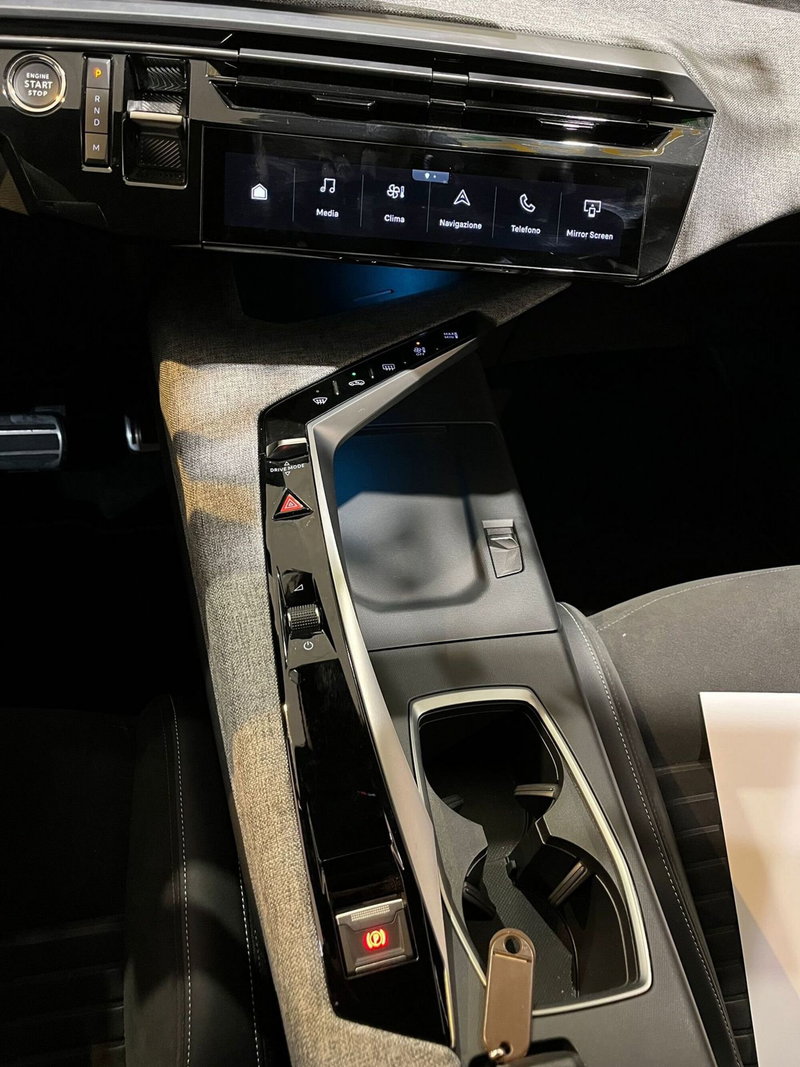 Peugeot 3008 usata a Milano (20)