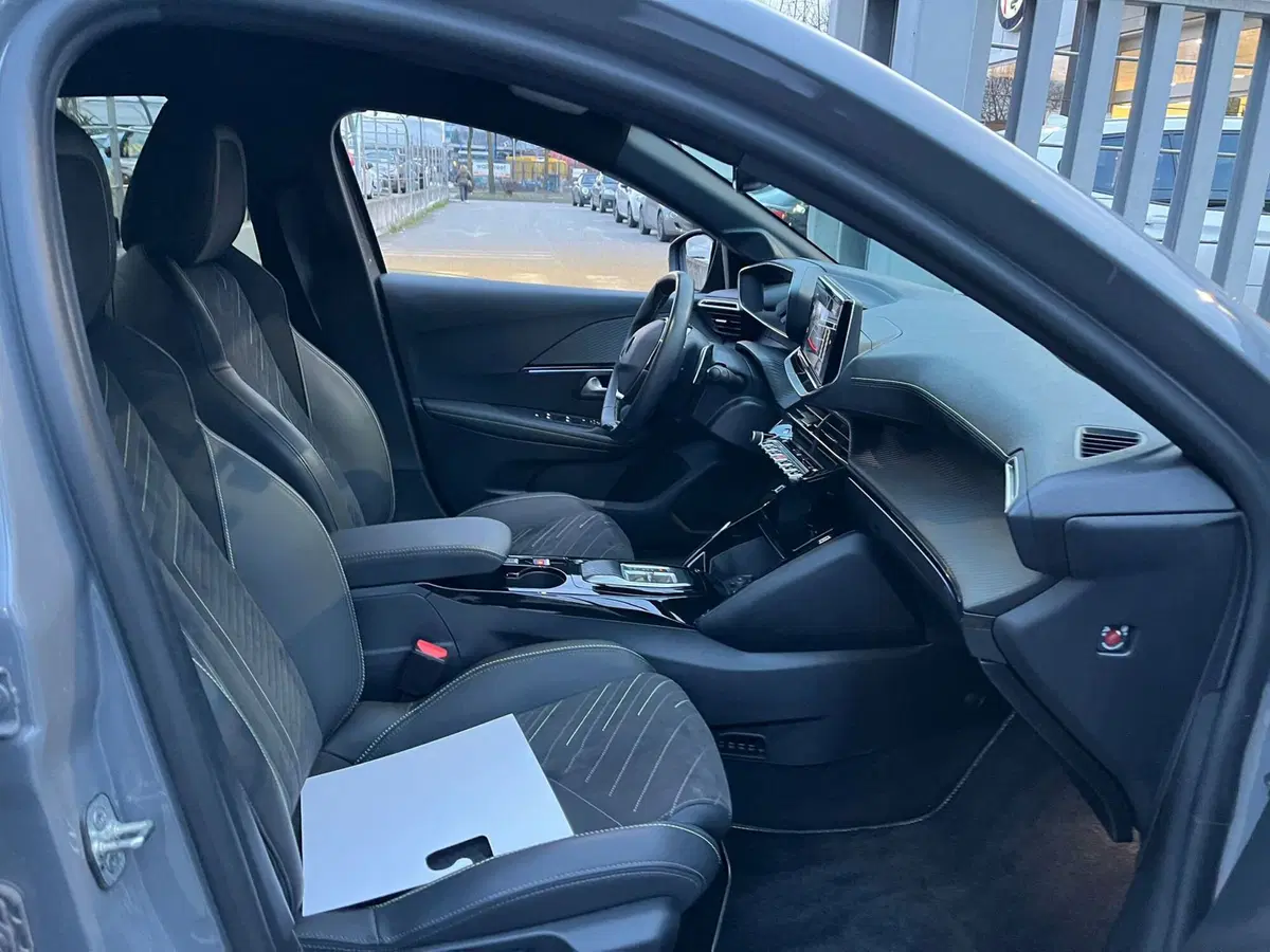 Peugeot 208 usata a Milano (15)