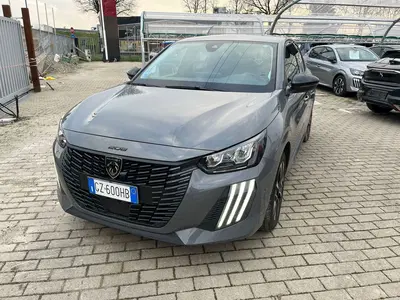 Peugeot 208 Turbo 110 S&amp;S 5 porte Allure del 2025 usata a Milano