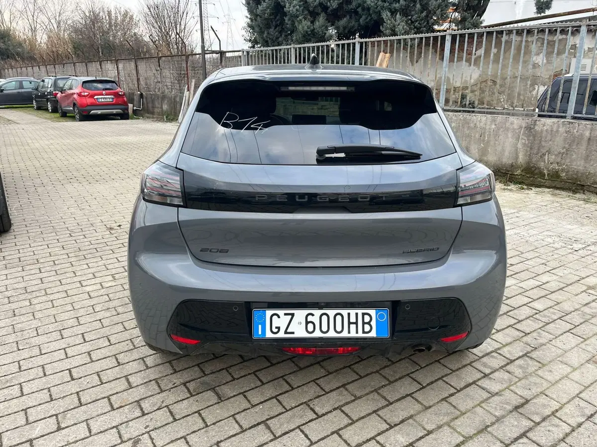 Peugeot 208 usata a Milano (10)