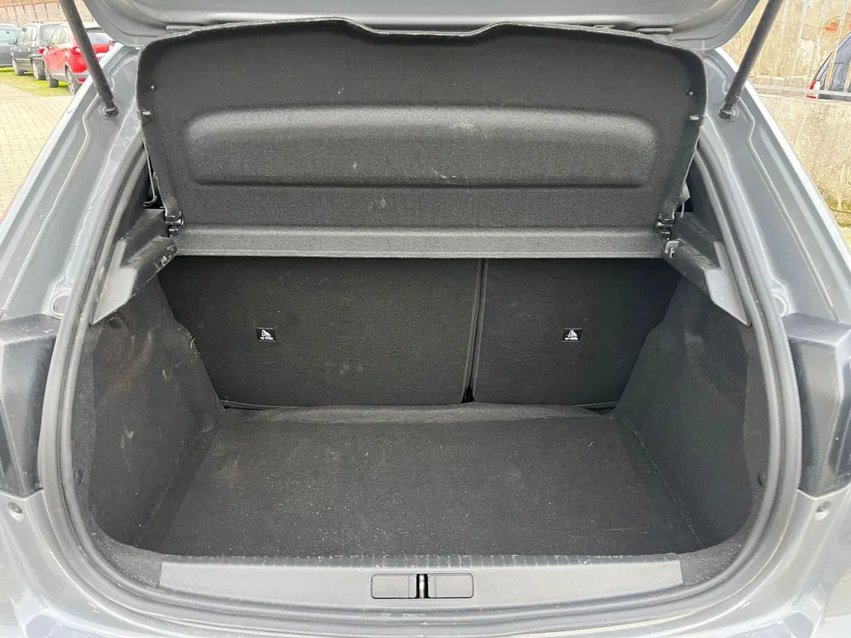 Peugeot 208 usata a Milano (12)