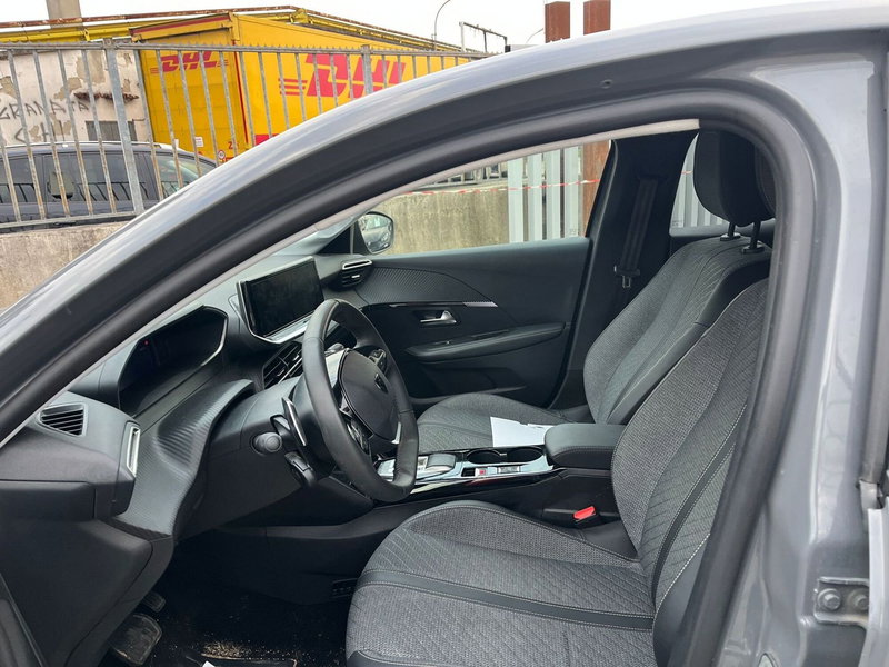 Peugeot 208 usata a Milano (13)