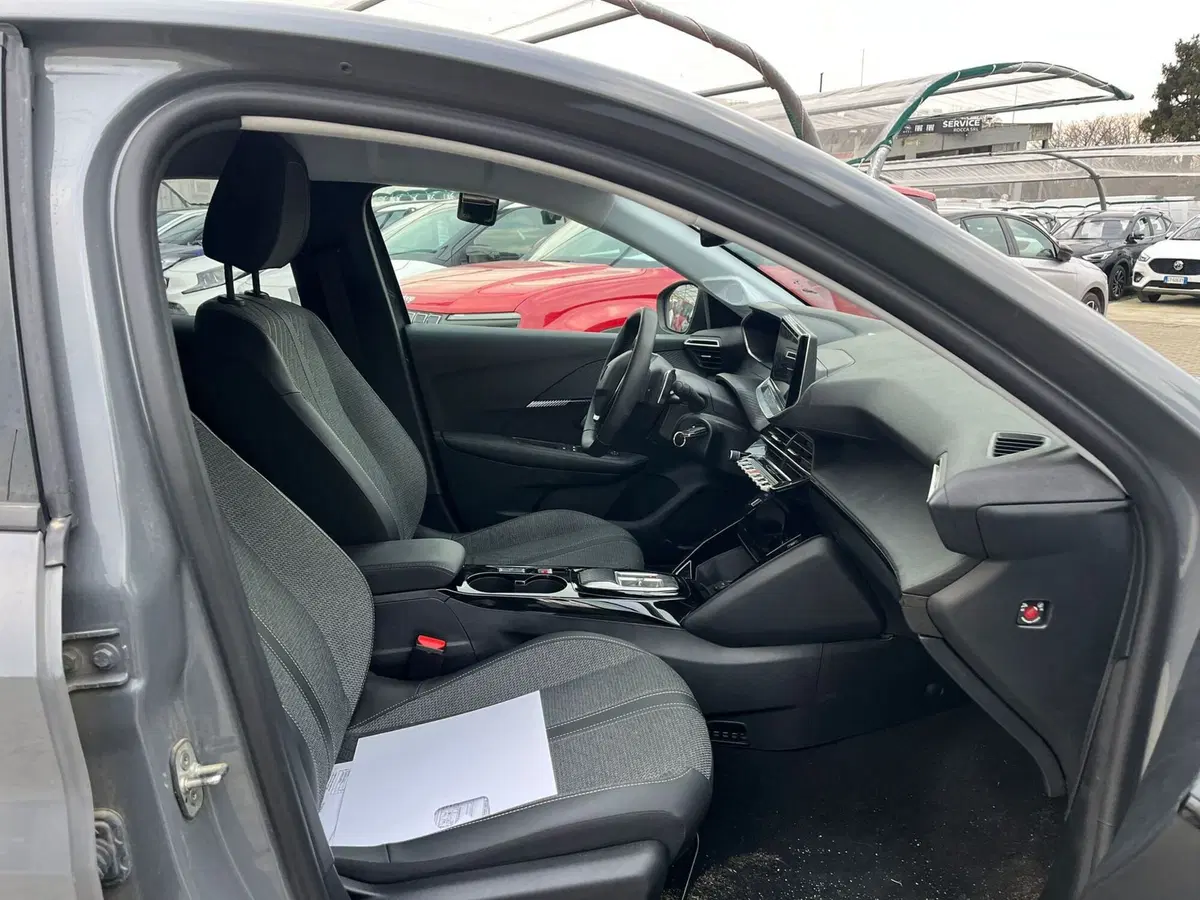 Peugeot 208 usata a Milano (14)