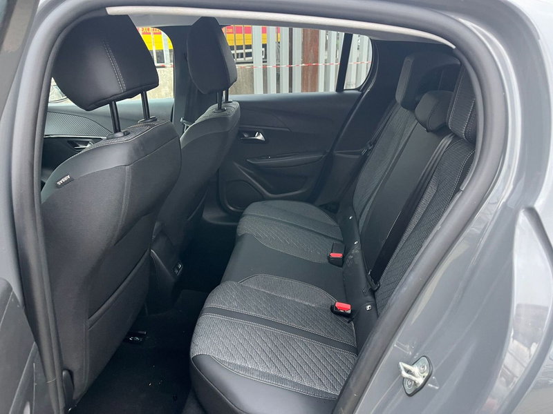 Peugeot 208 usata a Milano (15)