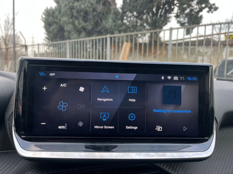 Peugeot 208 usata a Milano (18)